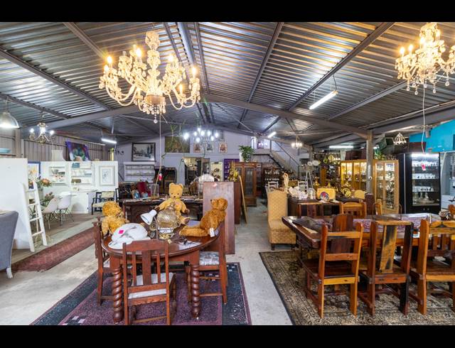 1,350M² BUILDING FOR SALE IN EDENVALE CENTRAL